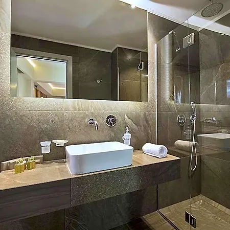 Hotel Elia Bettolo 3*