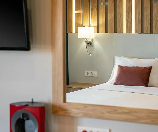 Hotel Elia Bettolo 3*